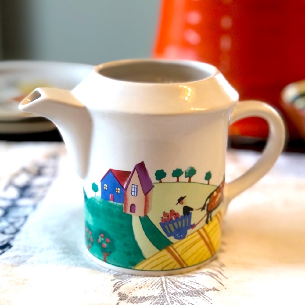 Studio Nova Provence Creamer Dish Farm‎ Scene
